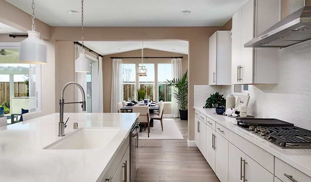 DillonII-N399-SuttonAtParklane Kitchen