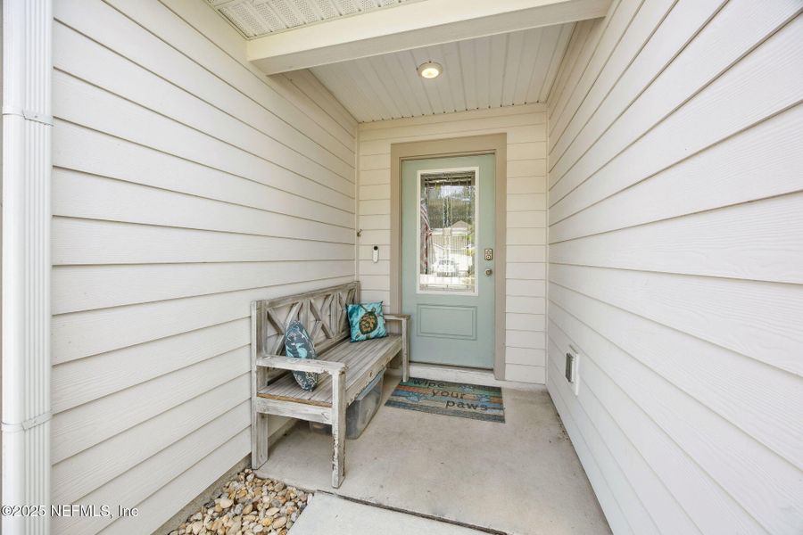 Exterior details and patio area of a home in Pecan Ridge, Jacksonville (Image 22).