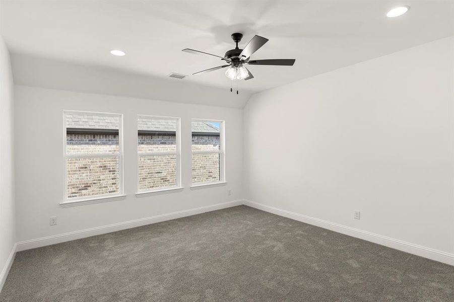 19. 2213 Clairmount - Game