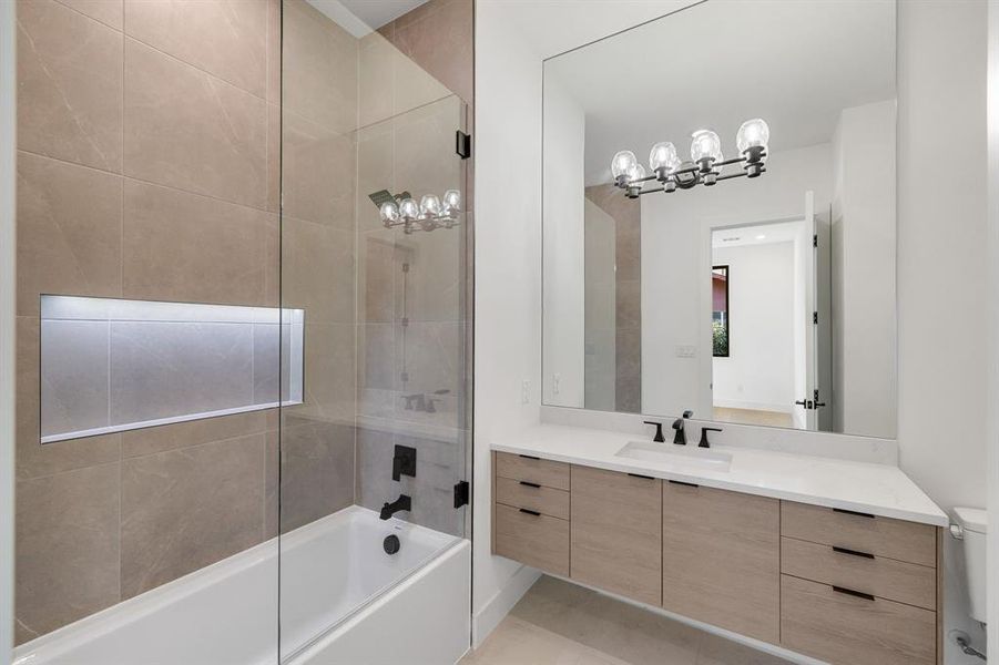 Furnished interior view inside a new home in , Farmers Branch (Image 33).