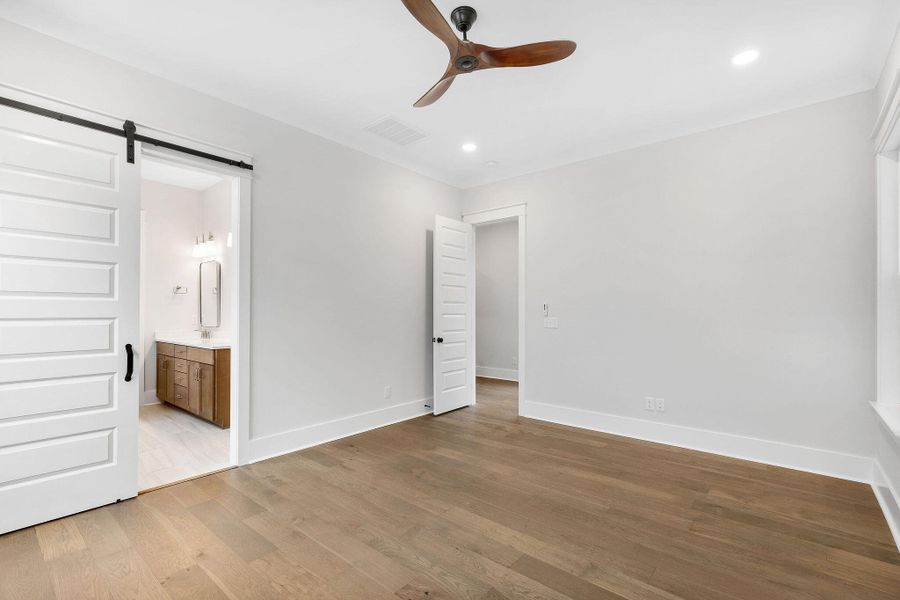 Spacious, unfurnished interior of a new home in Central Park, James Island (Image 12).