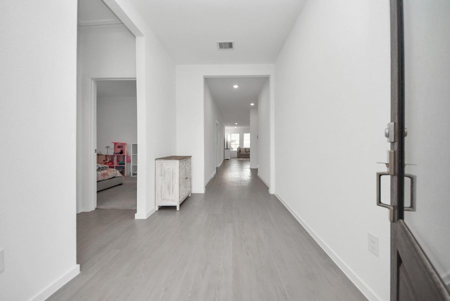 Spacious, unfurnished interior of a new home in , Katy (Image 17).