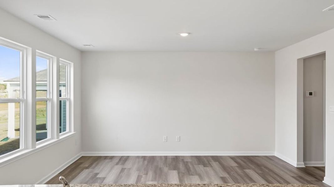 Spacious, unfurnished interior of a new home in Varner Station, Woodruff (Image 19).