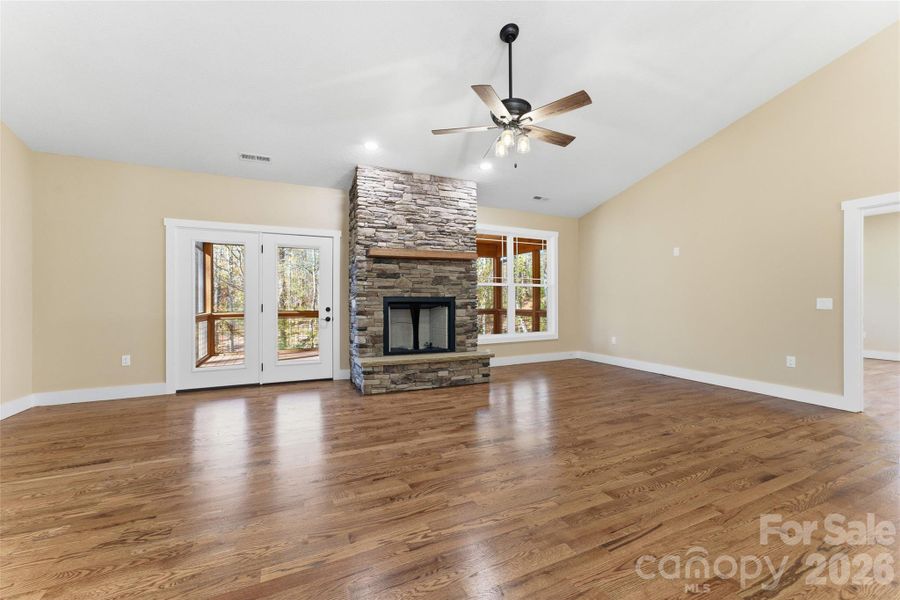 Spacious, unfurnished interior of a new home in , Hendersonville (Image 31).