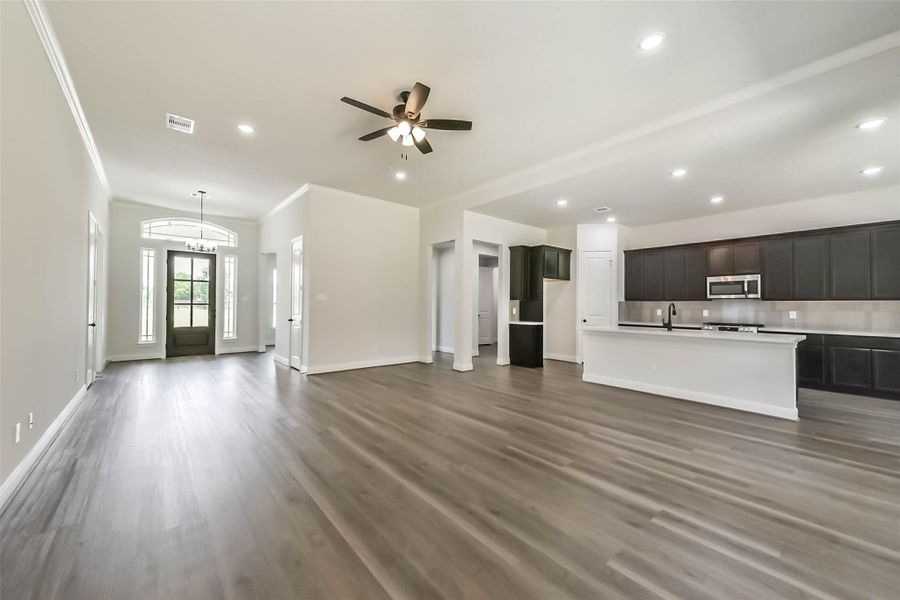 Spacious, unfurnished interior of a new home in , Baytown (Image 34).