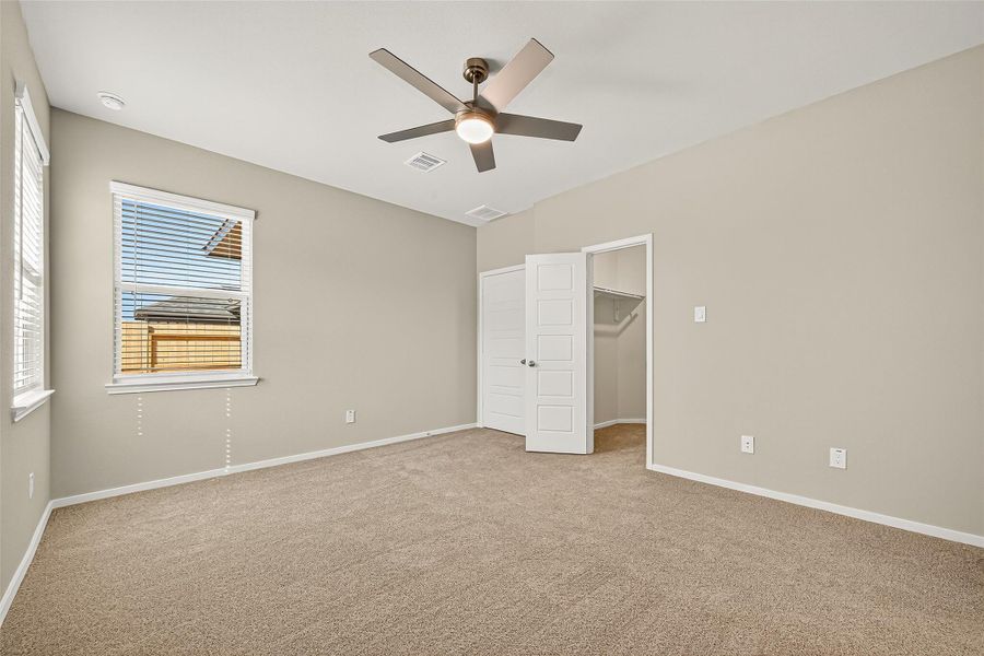 Spacious, unfurnished interior of a new home in Sunterra, Katy (Image 26). Spacious, unfurnished interior of a new home in Sunterra, Katy (Image 26).