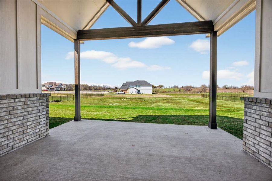 Exterior details and patio area of a home in Highland Crossing, Celina (Image 3).
