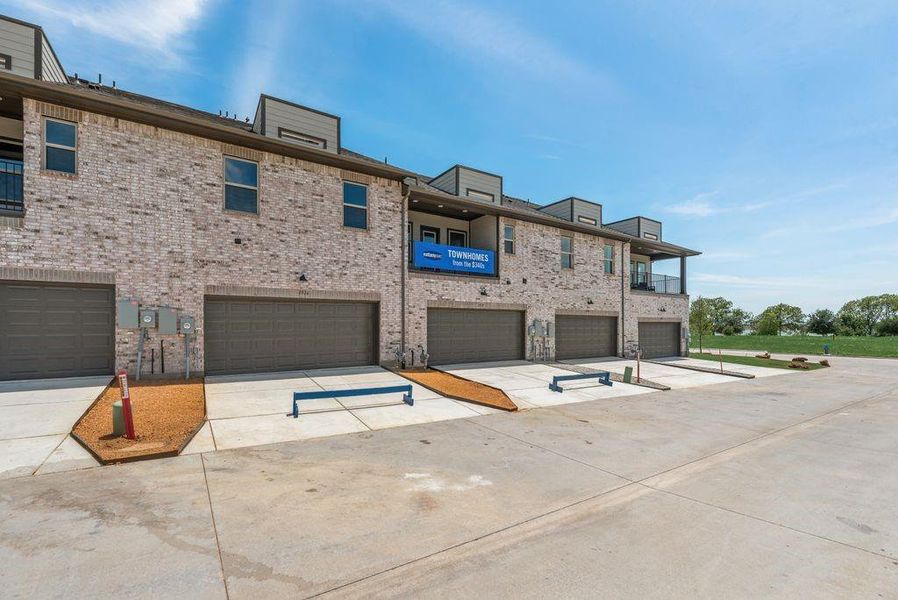 Exterior details and patio area of a home in Bayside, Rowlett (Image 4).