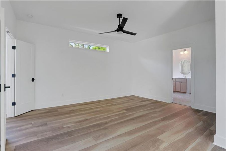 Spacious, unfurnished interior of a new home in , Scottdale (Image 41).