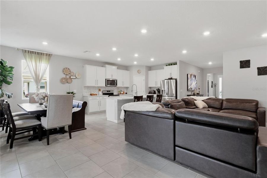 Furnished interior view inside a new home in , San Antonio (Image 10).
