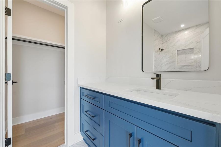 Furnished interior view inside a new home in , Gainesville (Image 13).