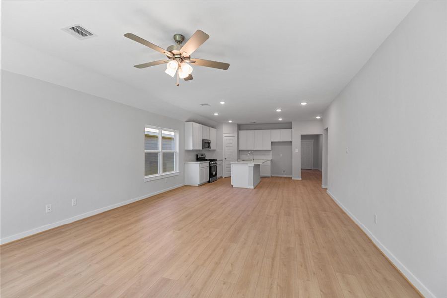 Spacious, unfurnished interior of a new home in Mostyn Springs, Magnolia (Image 16). Spacious, unfurnished interior of a new home in Mostyn Springs, Magnolia (Image 16).