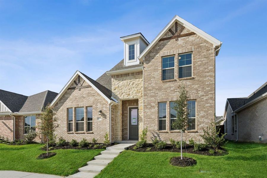 View of front facade with a front yard