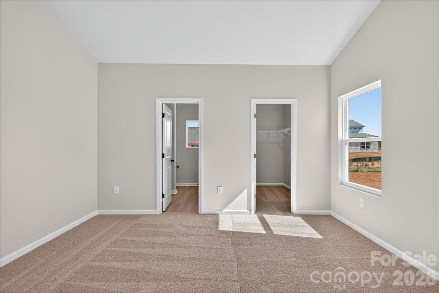 Spacious, unfurnished interior of a new home in Stagecoach Station, Gastonia (Image 22).