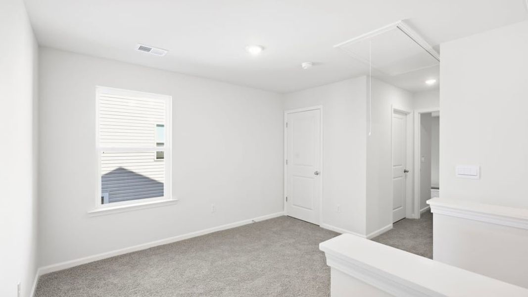 Spacious, unfurnished interior of a new home in Cloverdale Hills, Piedmont (Image 22).