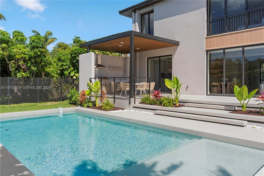 Exterior details and patio area of a home in , Miami (Image 40).