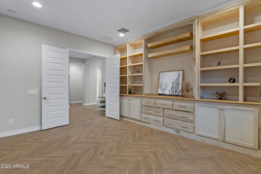 5211 S Del Rancho-25