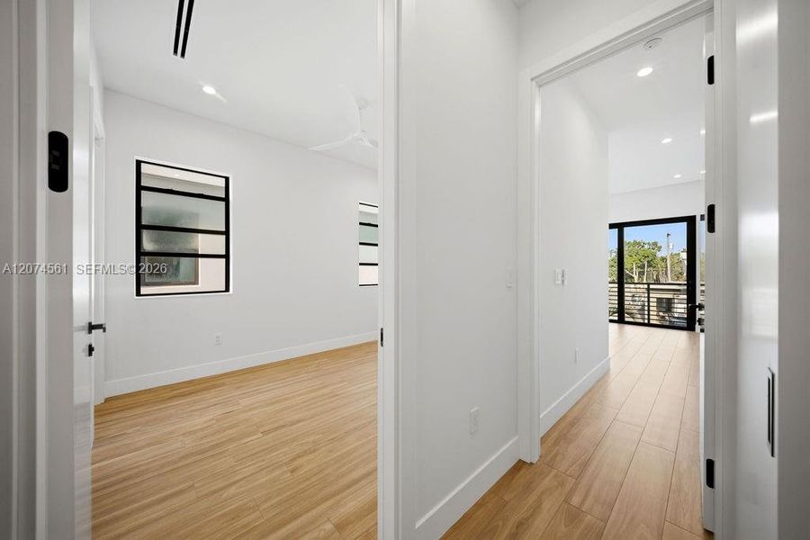Spacious, unfurnished interior of a new home in , Fort Lauderdale (Image 63).