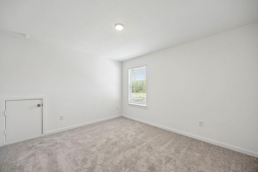 Spacious, unfurnished interior of a new home in Pulte Homes at Two Step Farm, Montgomery (Image 13).