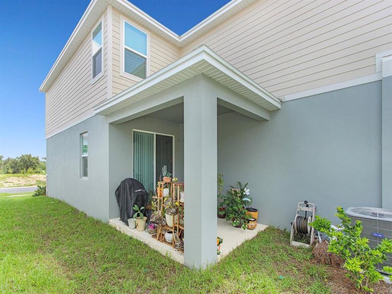 Exterior details and patio area of a home in , Groveland (Image 28).