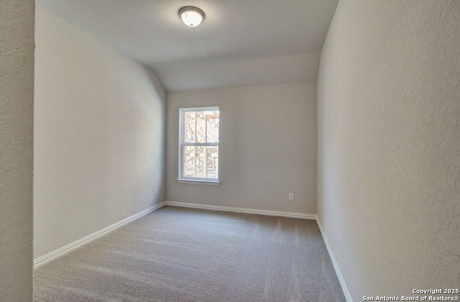Spacious, unfurnished interior of a new home in Veranda, San Antonio (Image 23).