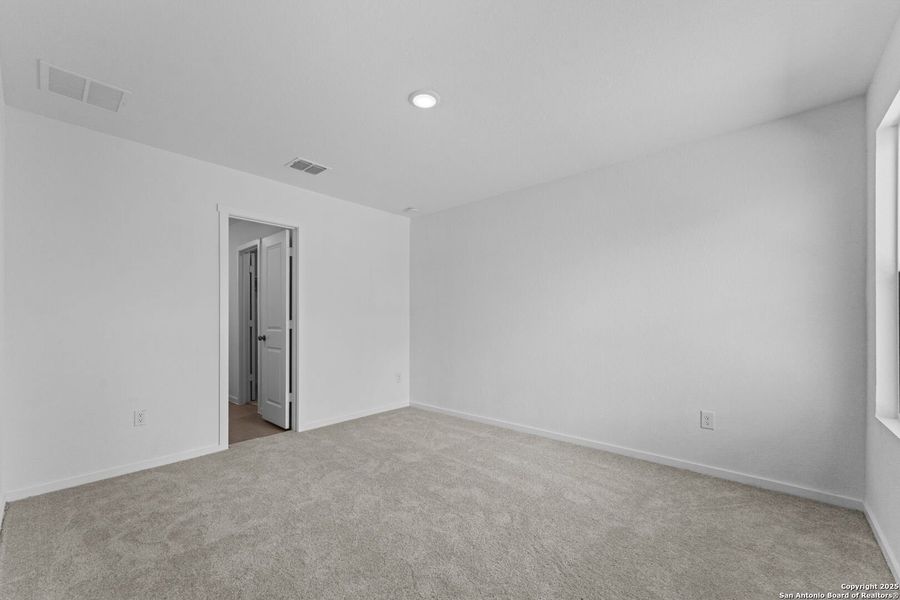 Spacious, unfurnished interior of a new home in Torian Village: Belmar Collection, San Antonio (Image 18).