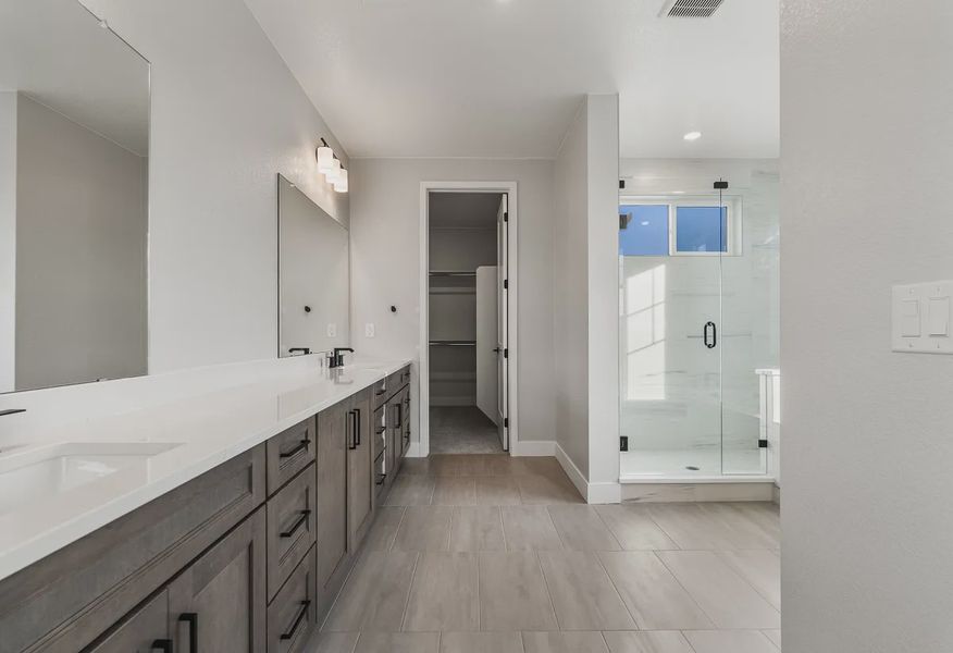 Homesite 265 Primary Bath - 16 of 24