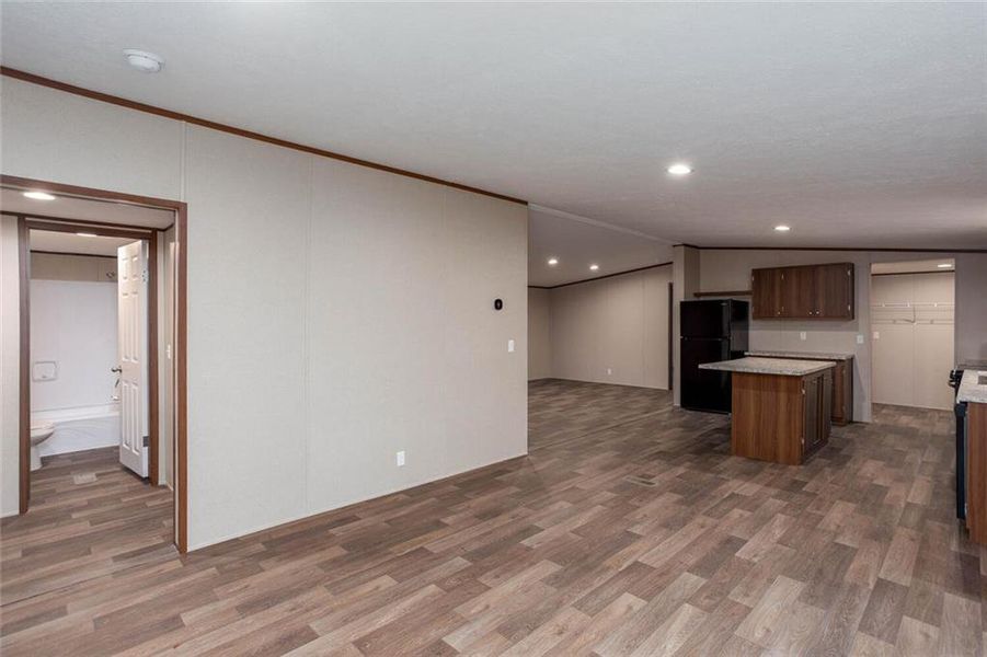 Spacious, unfurnished interior of a new home in , Dallas (Image 10).