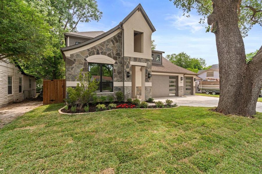 Front exterior of a new home in , Fort Worth, TX, highlighting curb appeal (Image 21). Front exterior of a new home in , Fort Worth, TX, highlighting curb appeal (Image 21).