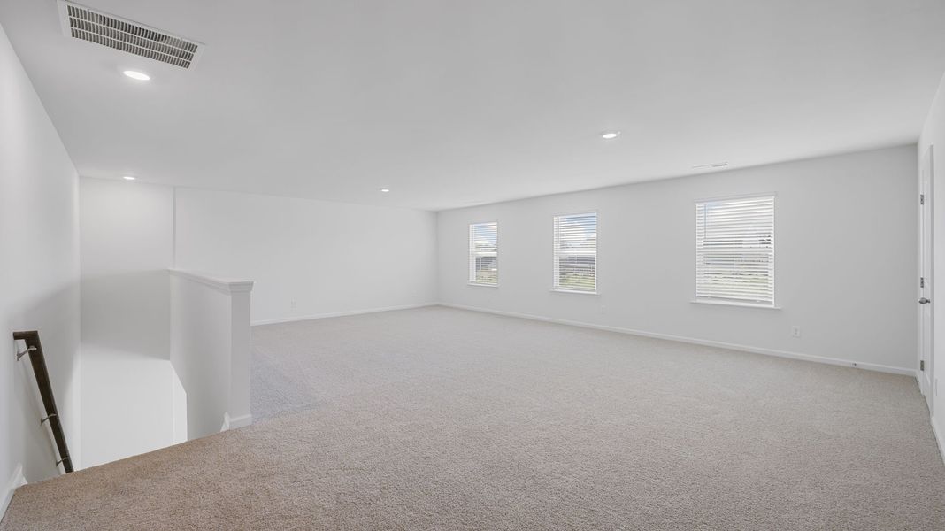 Spacious, unfurnished interior of a new home in Catlett Cove, Knoxville (Image 33).