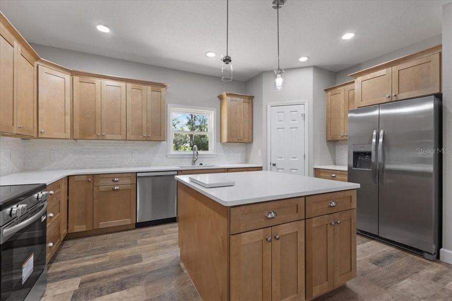 Furnished interior view inside a new home in , Chiefland (Image 4).