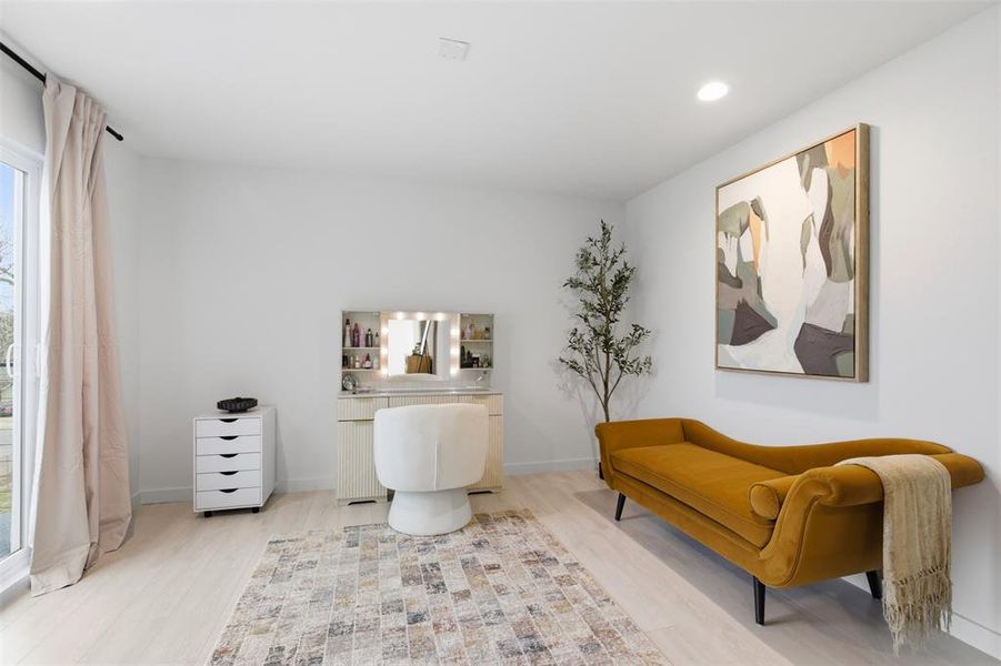 Furnished interior view inside a new home in , Dallas (Image 33).