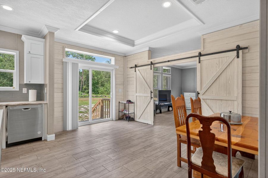 Furnished interior view inside a new home in , Middleburg (Image 15).