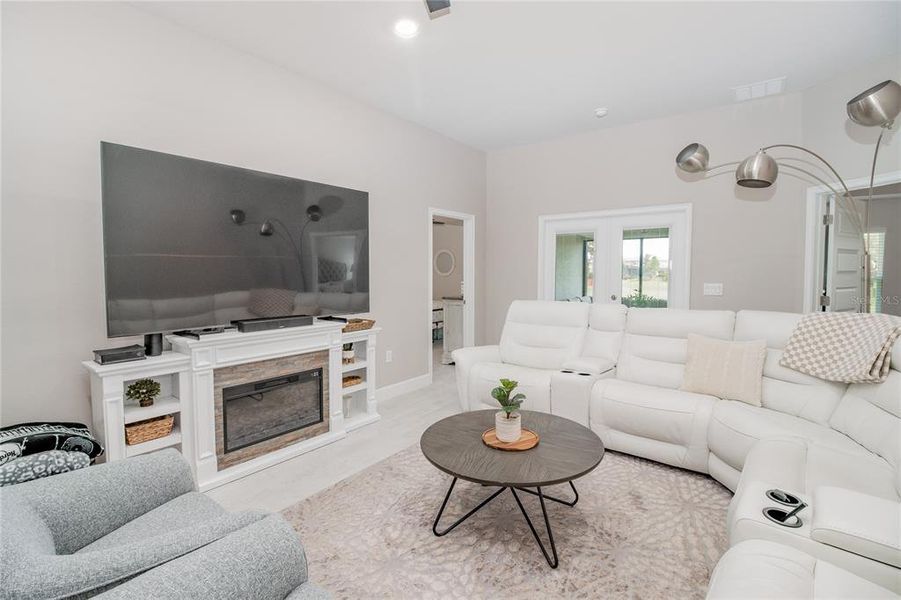 Furnished interior view inside a new home in , Auburndale (Image 5).