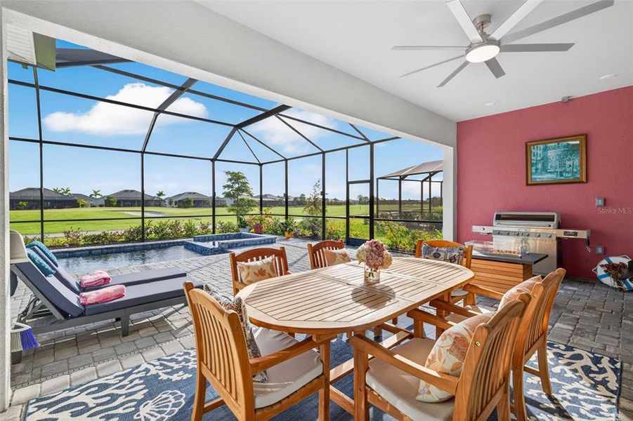 Exterior details and patio area of a home in , Venice (Image 4).