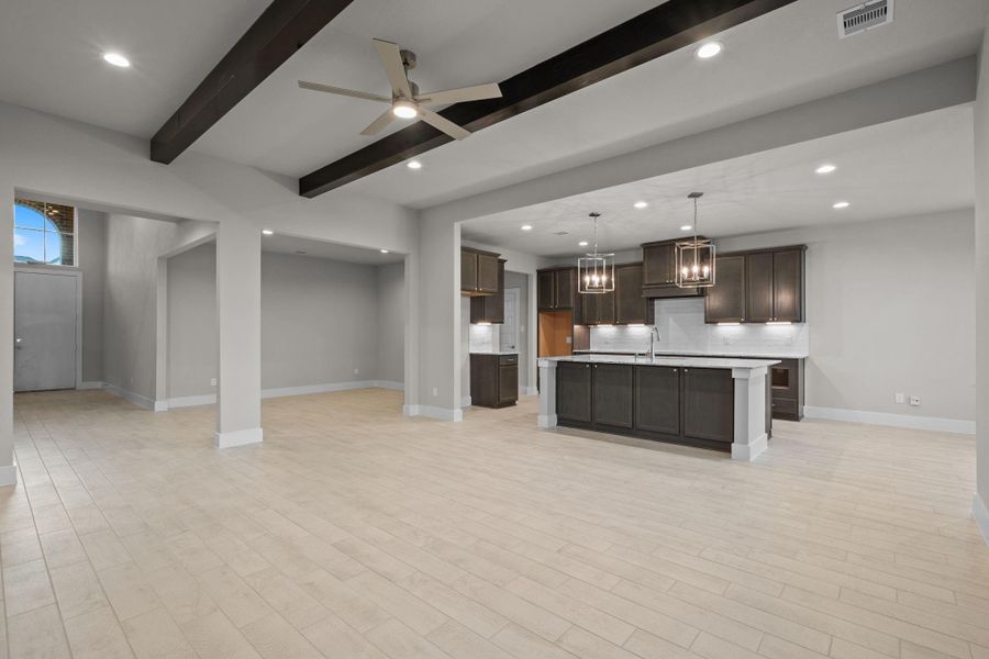 Spacious, unfurnished interior of a new home in Briarwood Crossing, Rosenberg (Image 19).