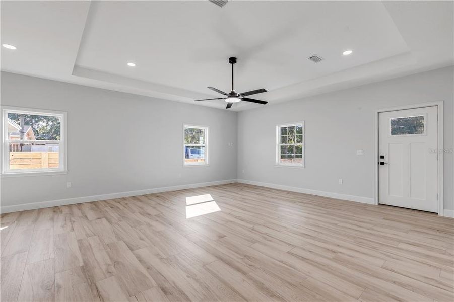 Spacious, unfurnished interior of a new home in , Oak Hill (Image 23).