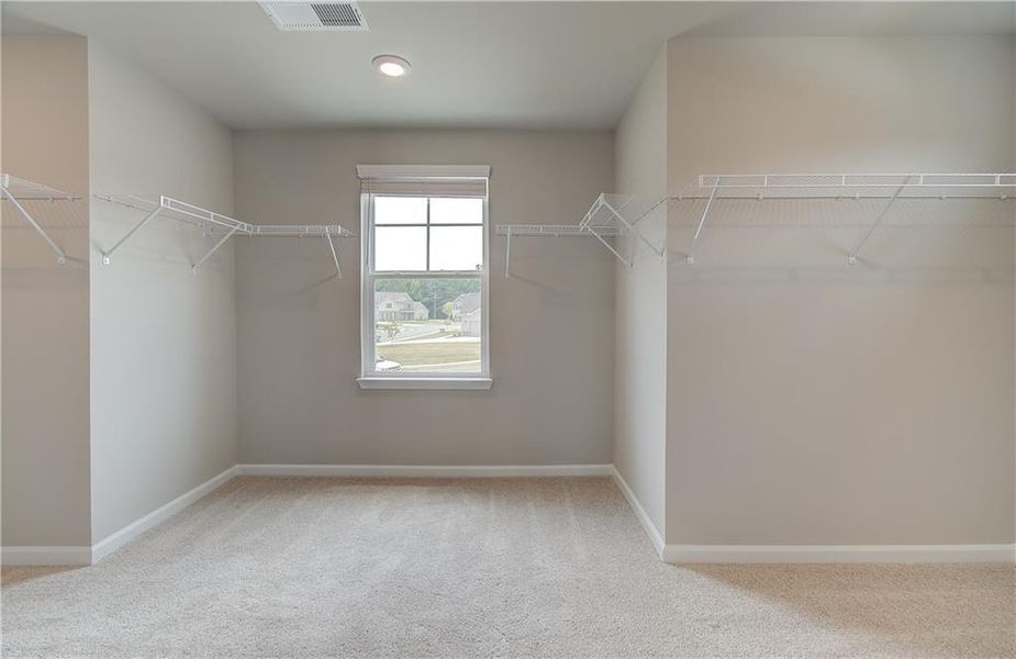 Spacious, unfurnished interior of a new home in Berkeley Lakes, Locust Grove (Image 27).