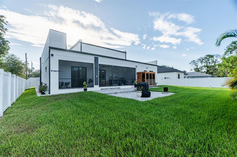 Exterior details and patio area of a home in , Port Charlotte (Image 3).