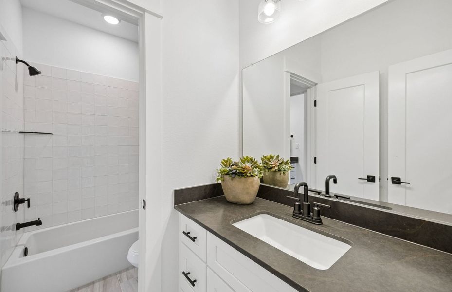 Representative furnished interior of a home built from the Ferris by Pulte Homes in Ryehill, Rosenberg (Image 45).