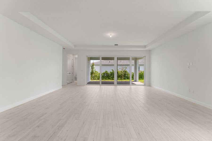 Spacious, unfurnished interior of a new home in Tradition - Telaro, Port St. Lucie (Image 12).