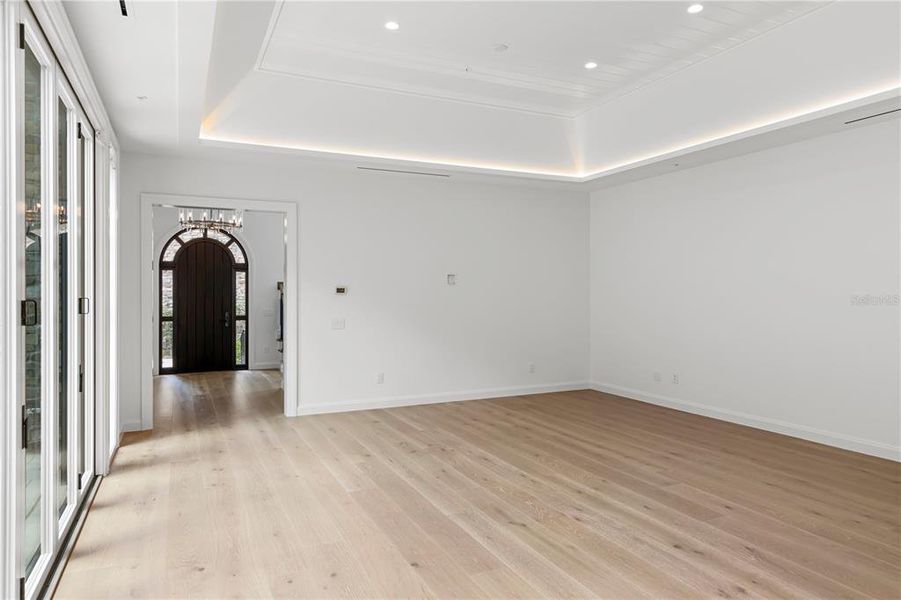 Spacious, unfurnished interior of a new home in , Orlando (Image 54).