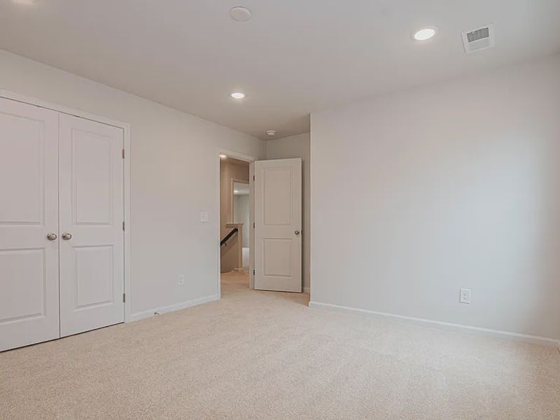 Spacious, unfurnished interior of a new home in Portrait Hills, Aiken (Image 9).
