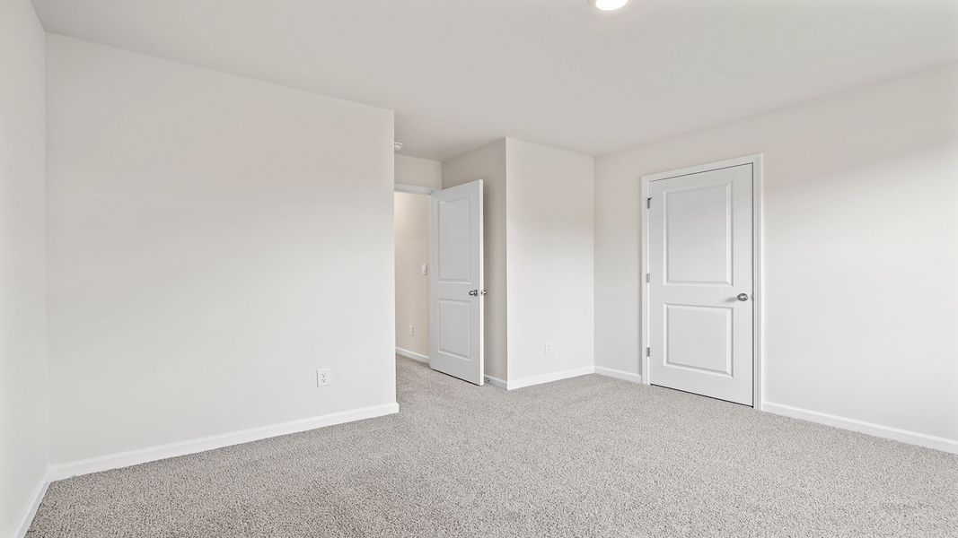 Spacious, unfurnished interior of a new home in Durbin Meadows, Fountain Inn (Image 24).