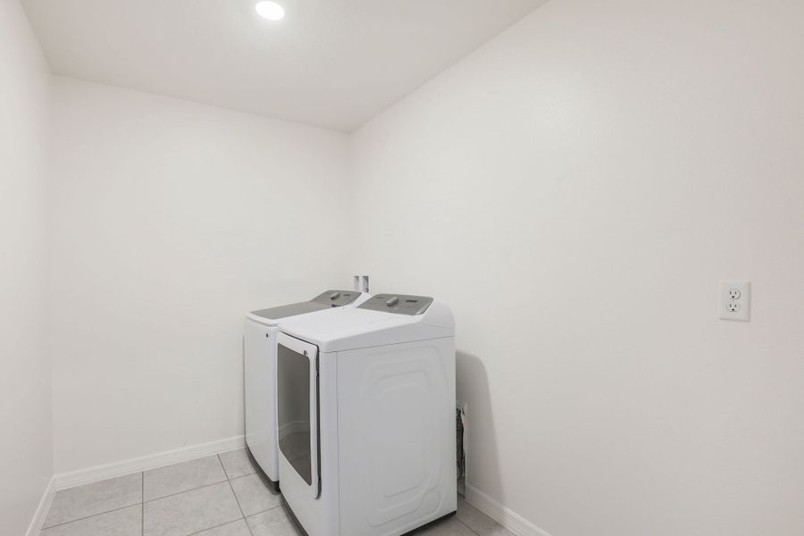 Representative interior finishes for a home built from the Springfield by Maronda Homes in Malabar Springs, Palm Bay (Image 5).