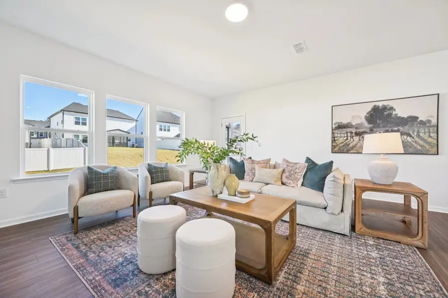 Representative images and renderings are for illustrative purposes. Actual structural options and design finishes of home may vary.