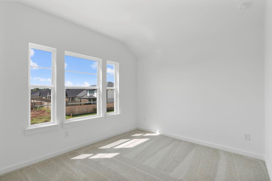 Spacious, unfurnished interior of a new home in Sienna 45', 50', Missouri City (Image 23). Spacious, unfurnished interior of a new home in Sienna 45', 50', Missouri City (Image 23).