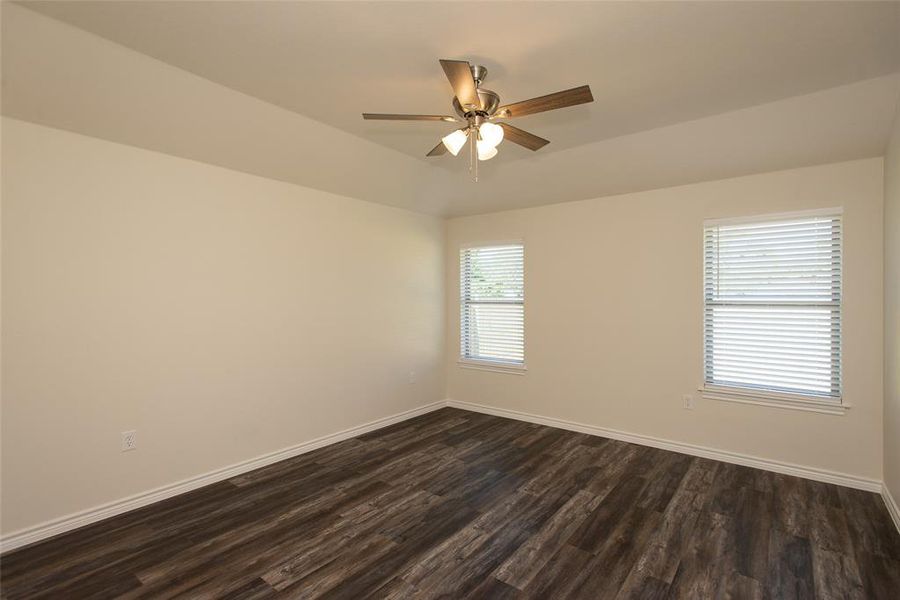 Spacious, unfurnished interior of a new home in , Gun Barrel City (Image 15).
