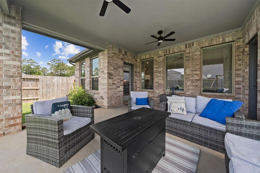 Exterior details and patio area of a home in Sorella, Tomball (Image 19).
