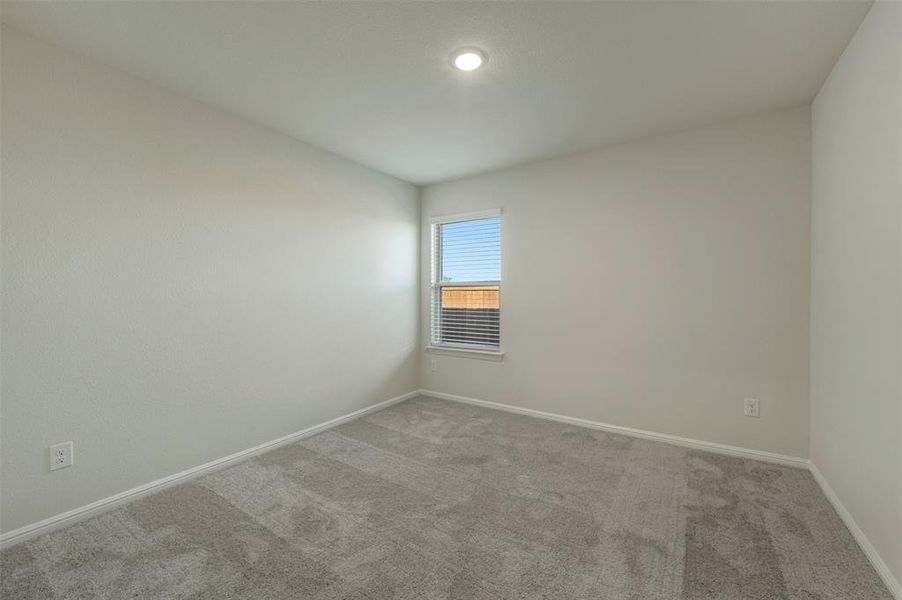Spacious, unfurnished interior of a new home in Sanderos, Fort Worth (Image 31).